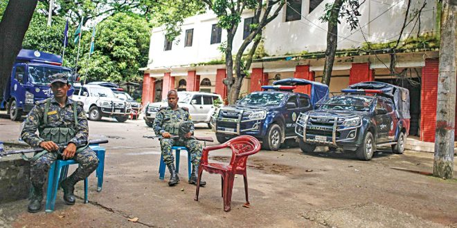 সহিংসতা : কাজের গতি ফেরেনি ৫ শতাধিক থানায়